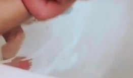 婴儿洗澡视频,温馨互动，快乐成长